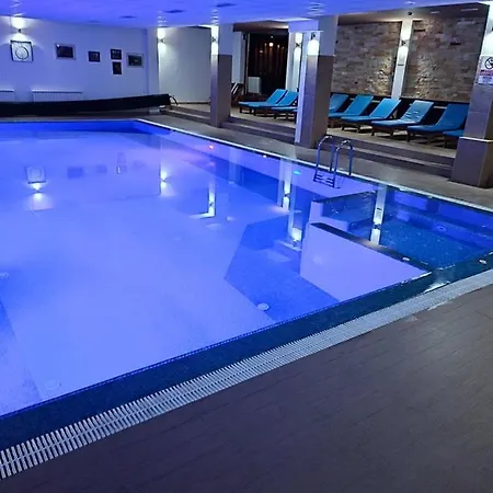 Milmari - Breakfast And Pool Hotel 3*