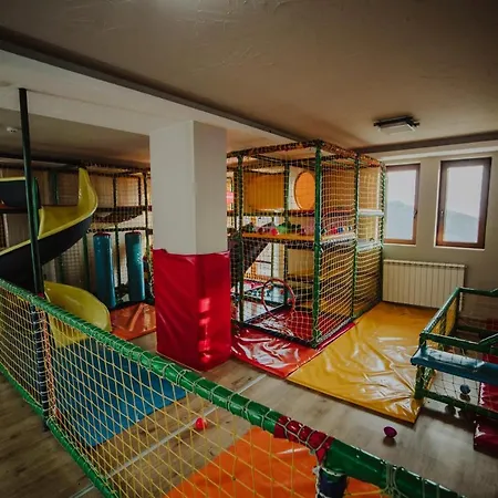 Milmari - Breakfast And Pool Hotel 3*