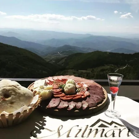 Milmari - Breakfast And Pool