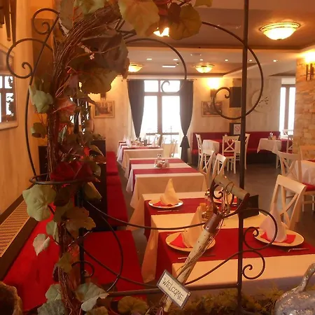 Milmari - Breakfast And Pool